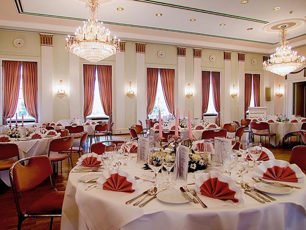 Kurpark-Hotel Bad Dürkheim Restauracja zdjęcie